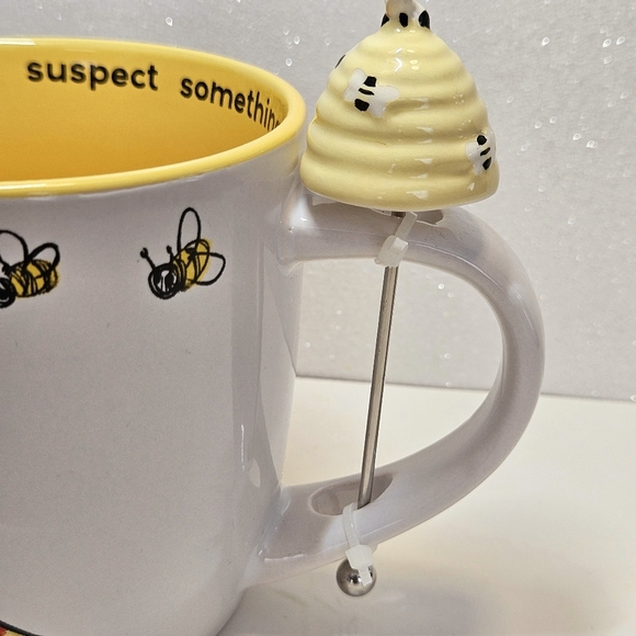 DISNEY Winnie The Pooh Honey Bee Mug With Figural Beehive Stirrer NEW - Picture 3 of 5